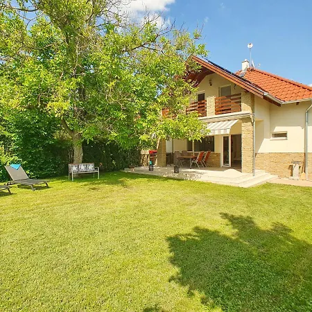 Balaton Breeze - Biro Tours 45 Apartment *