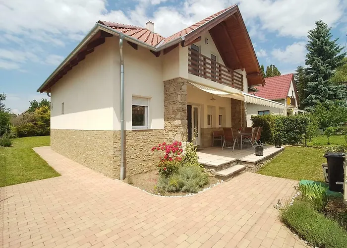 Balaton Breeze - Biro Tours 45 Apartment *